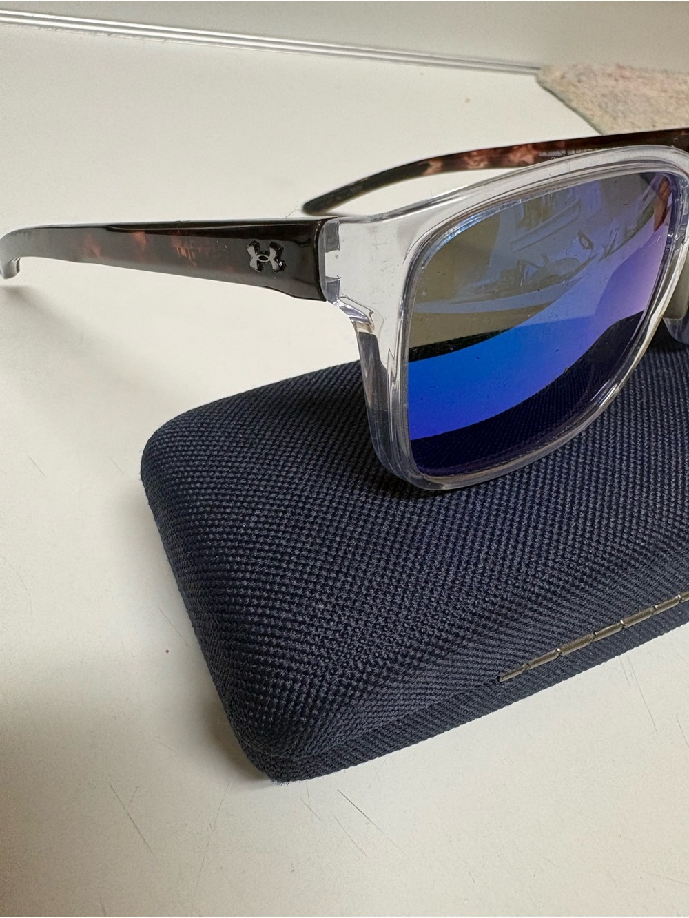 Under Armour men’s sunglasses good condition